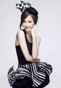 娱乐圈中年吃瓜少女小说,瓜田里的甜蜜陷阱