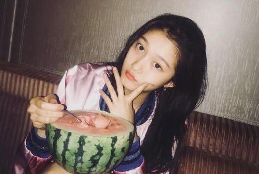 娱乐圈吃瓜明星杨幂图片,娱乐圈的瓜中女王，美图揭秘她的魅力人生